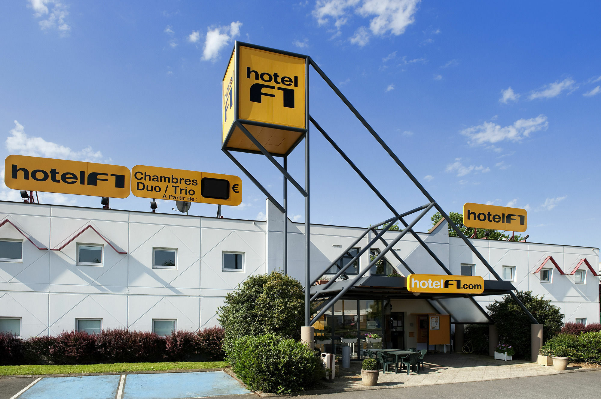 Hotelf1 Saint Witz A1 Hotel Bagian luar foto